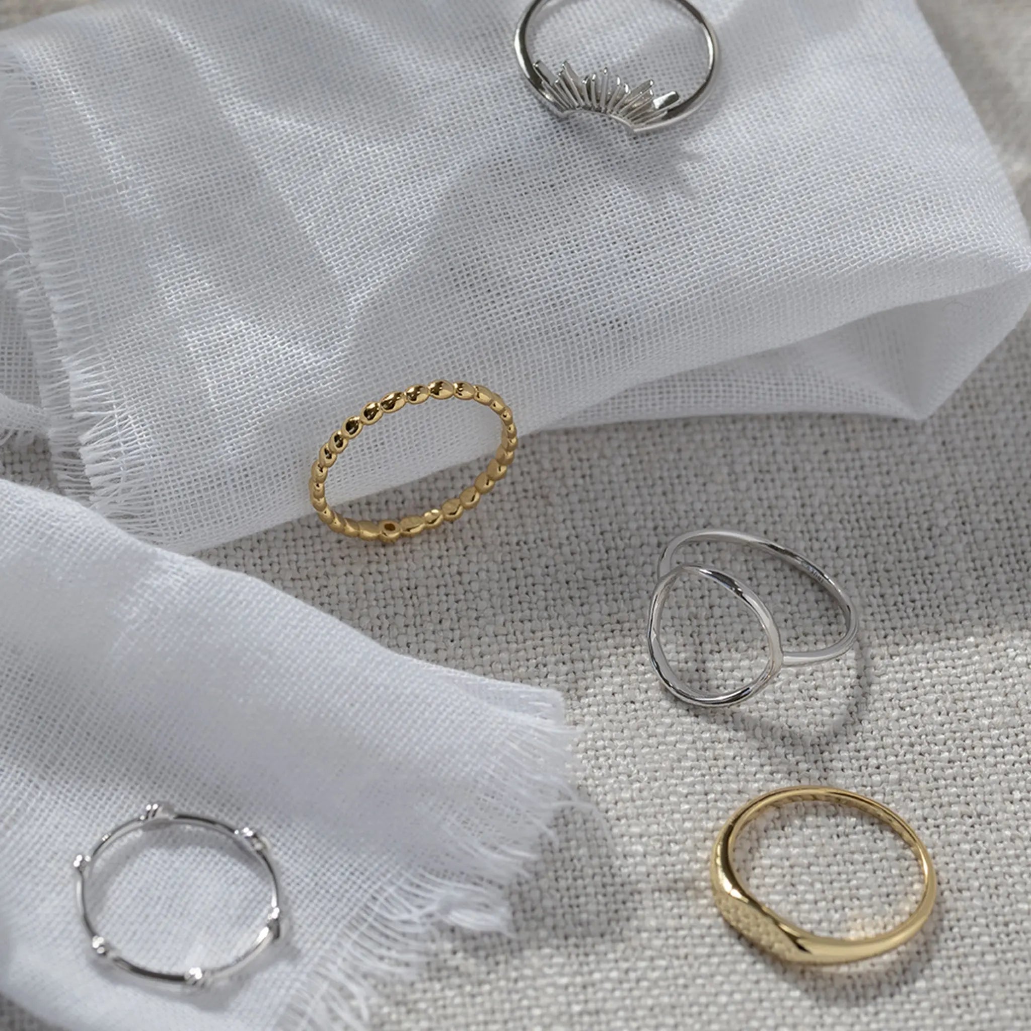 Calm Bobble Ring - Seek + Find