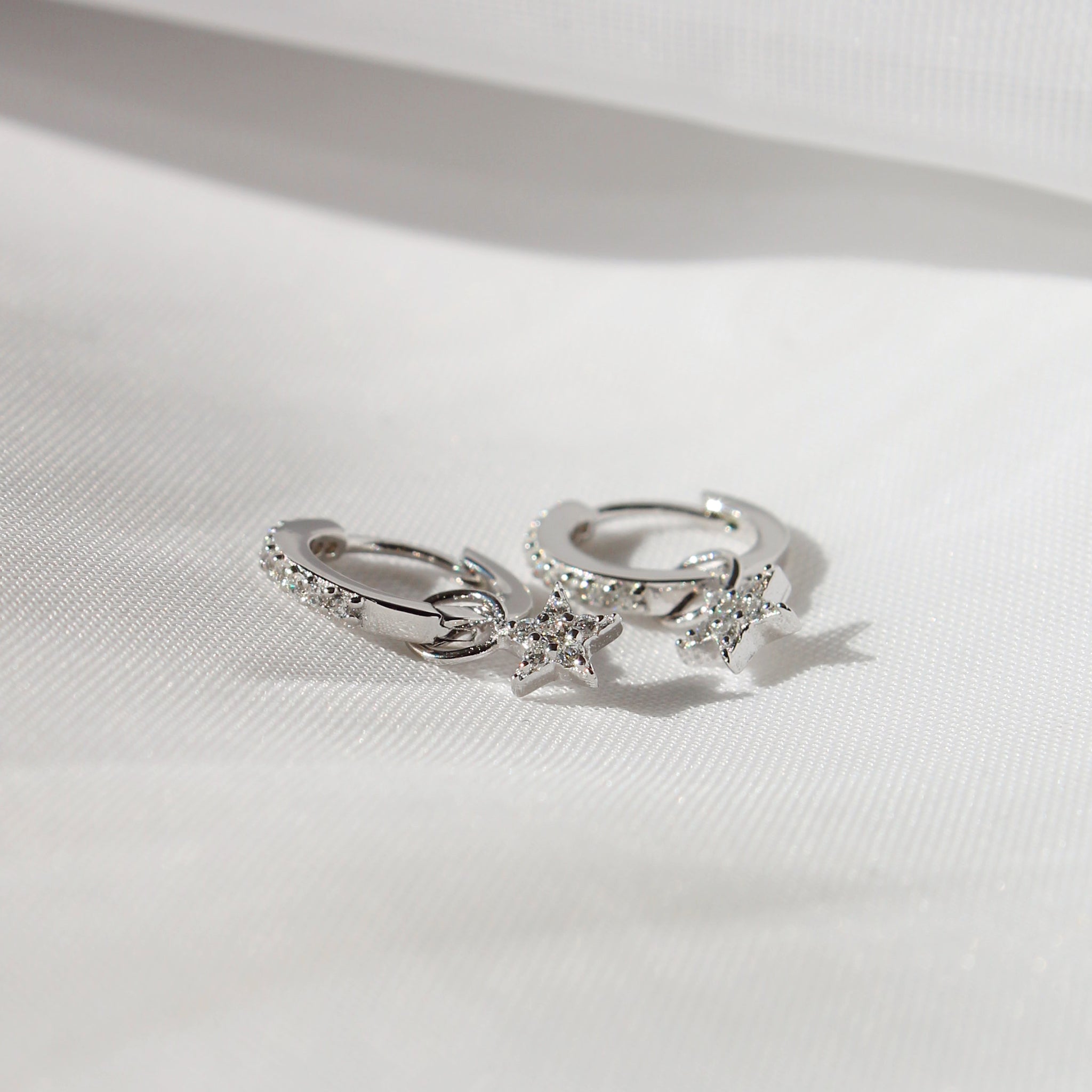 Shine Star Huggies Seek + Find