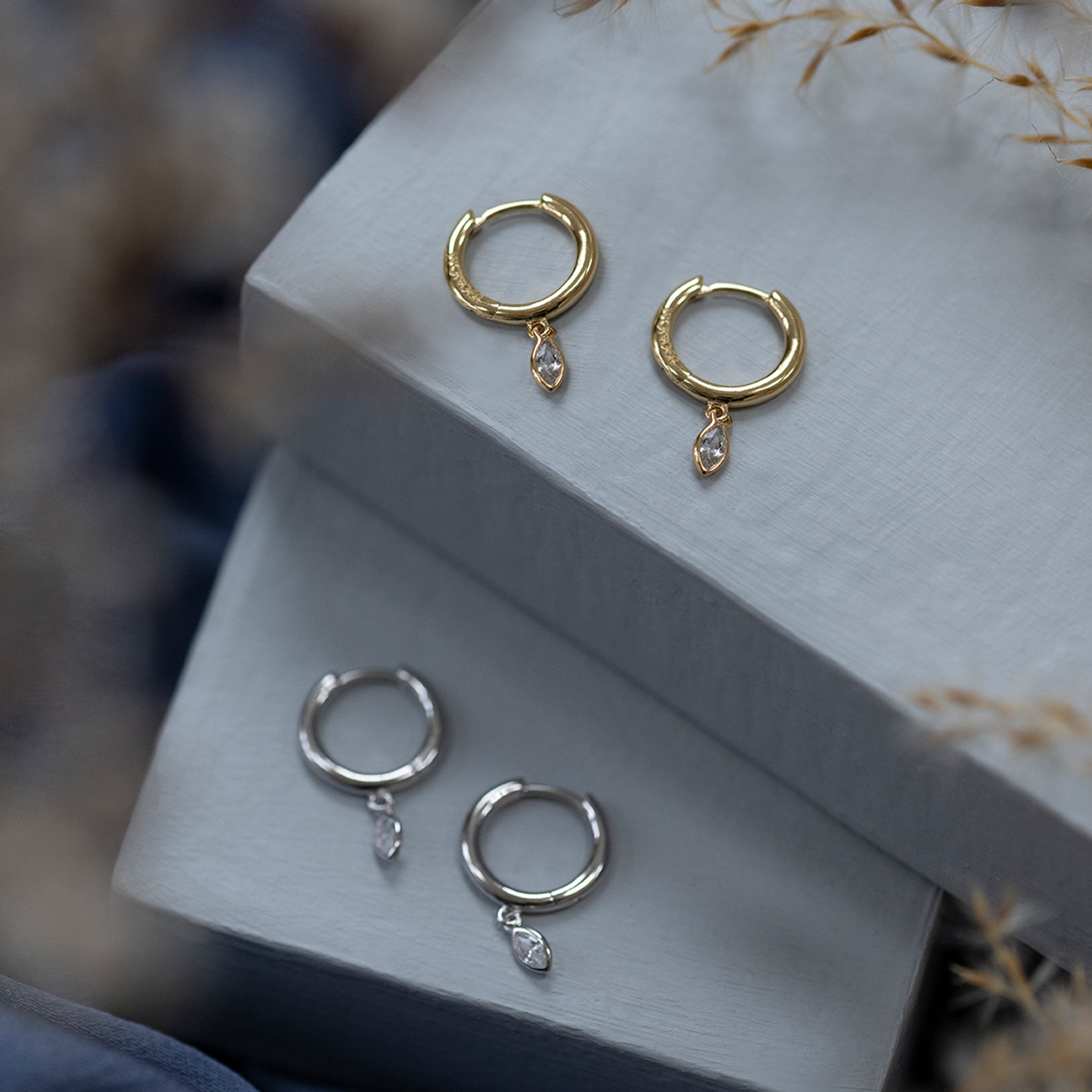 Wonder Drop Huggies - Seek + Find