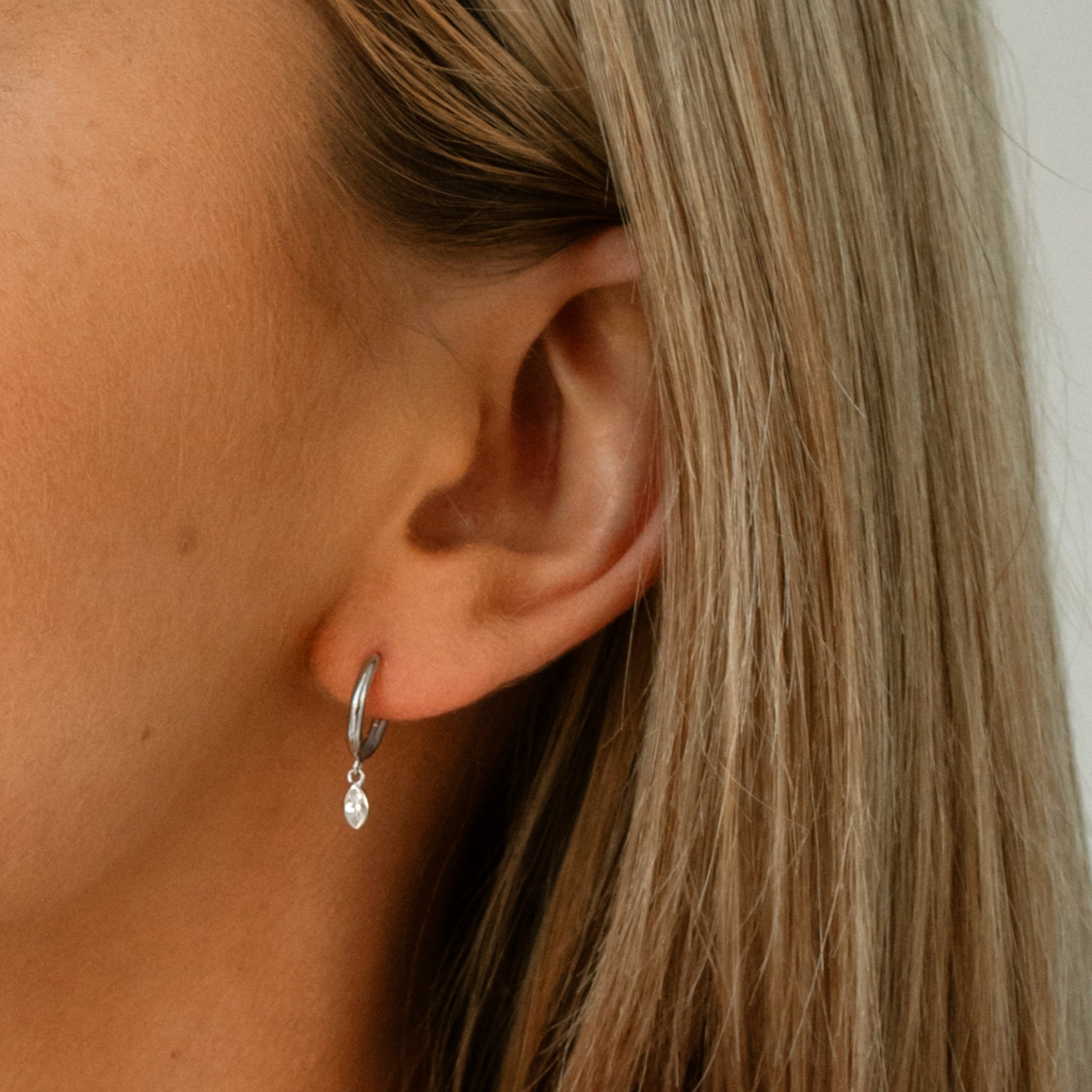 Wonder Drop Huggies Seek + Find